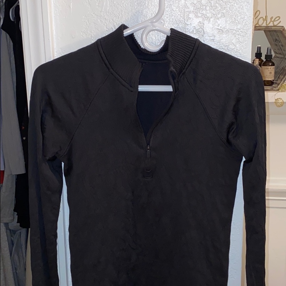 Lululemon half zip up - Picture 4 of 4